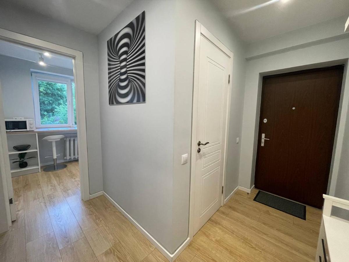 Apartament Modern 1Br Haven Near Two Parks Ryga Zewnętrze zdjęcie