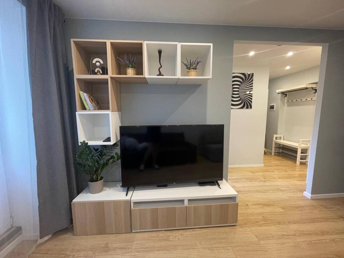 Apartament Modern 1Br Haven Near Two Parks Ryga Zewnętrze zdjęcie