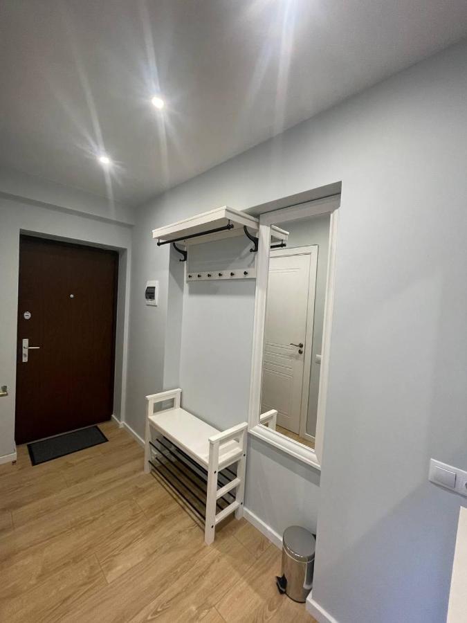 Apartament Modern 1Br Haven Near Two Parks Ryga Zewnętrze zdjęcie